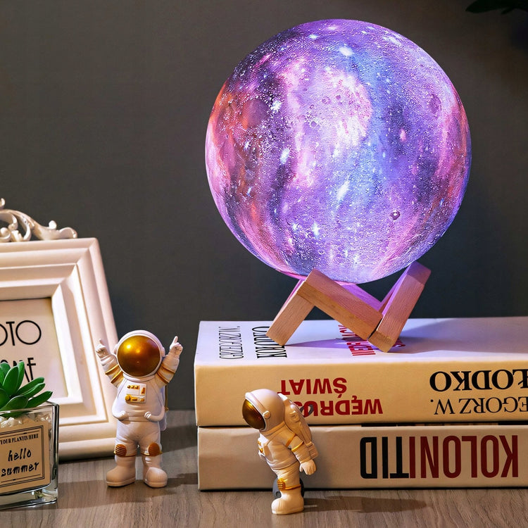 Šviečianti 3D mėnulio lempa su RGB ir pultu, įkraunama – nuotrauka 4
