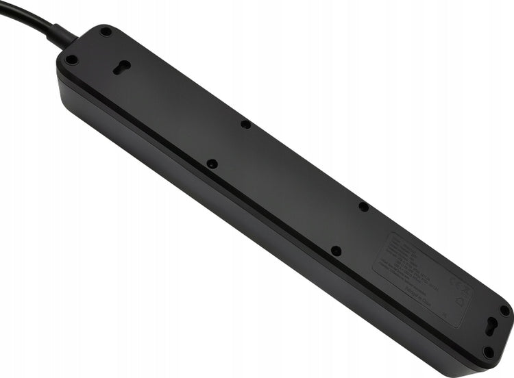 Ilgintuvas su apsauga nuo viršįtampių „Defender SFS 135“, 4 lizdai, 3× USB, 5 m
