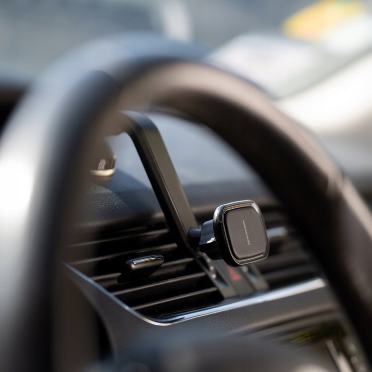 Magnetinis automobilinis telefono laikiklis „Spacecase SC11“ ant prietaisų skydelio