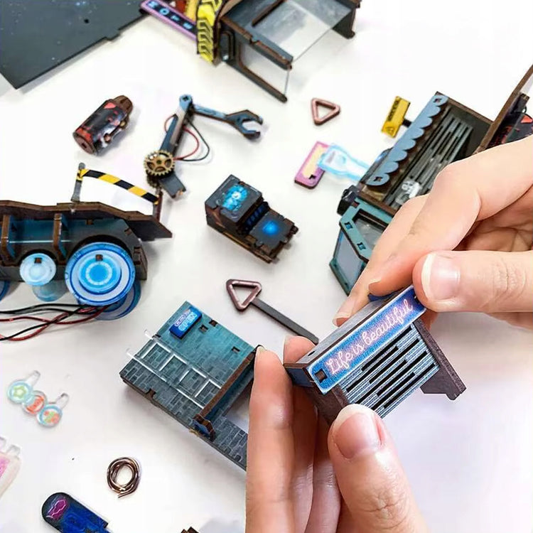 Medinis 3D miniatiūros modelis „Cyberpunk“ su LED, 200 dalių