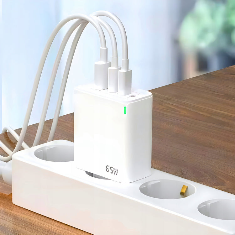 Greitasis GaN įkroviklis 65 W su 2 USB-C ir USB-A bei USB-C laidu