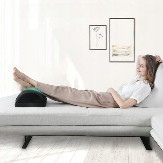 Pakoja po stalu su „memory foam“ pagalvėle „Zaxer“, 44 × 30 cm