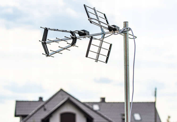 Lauko DVB-T2 antena „Vayox VA900“, kryptinė, UHF/VHF