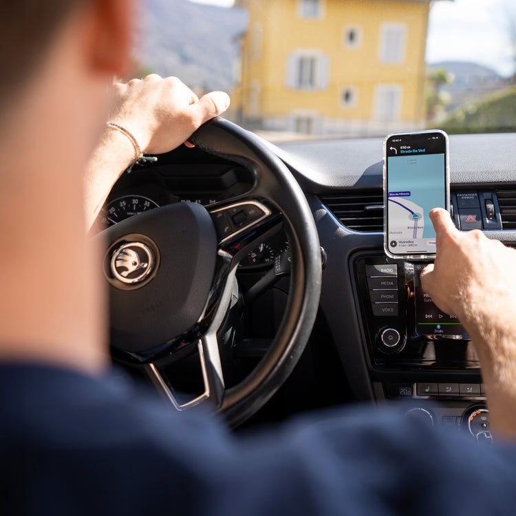 Magnetinis automobilinis telefono laikiklis „Spacecase SC11“ ant prietaisų skydelio