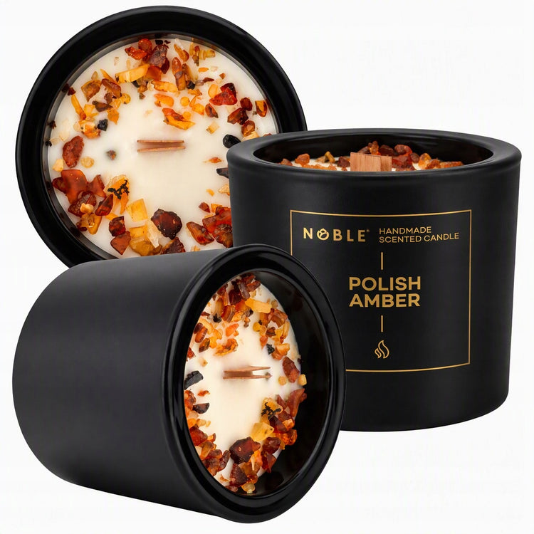 Kvapioji sojų vaško žvakė su gintaru „Noble Polish Amber“, matinis juodas stiklas