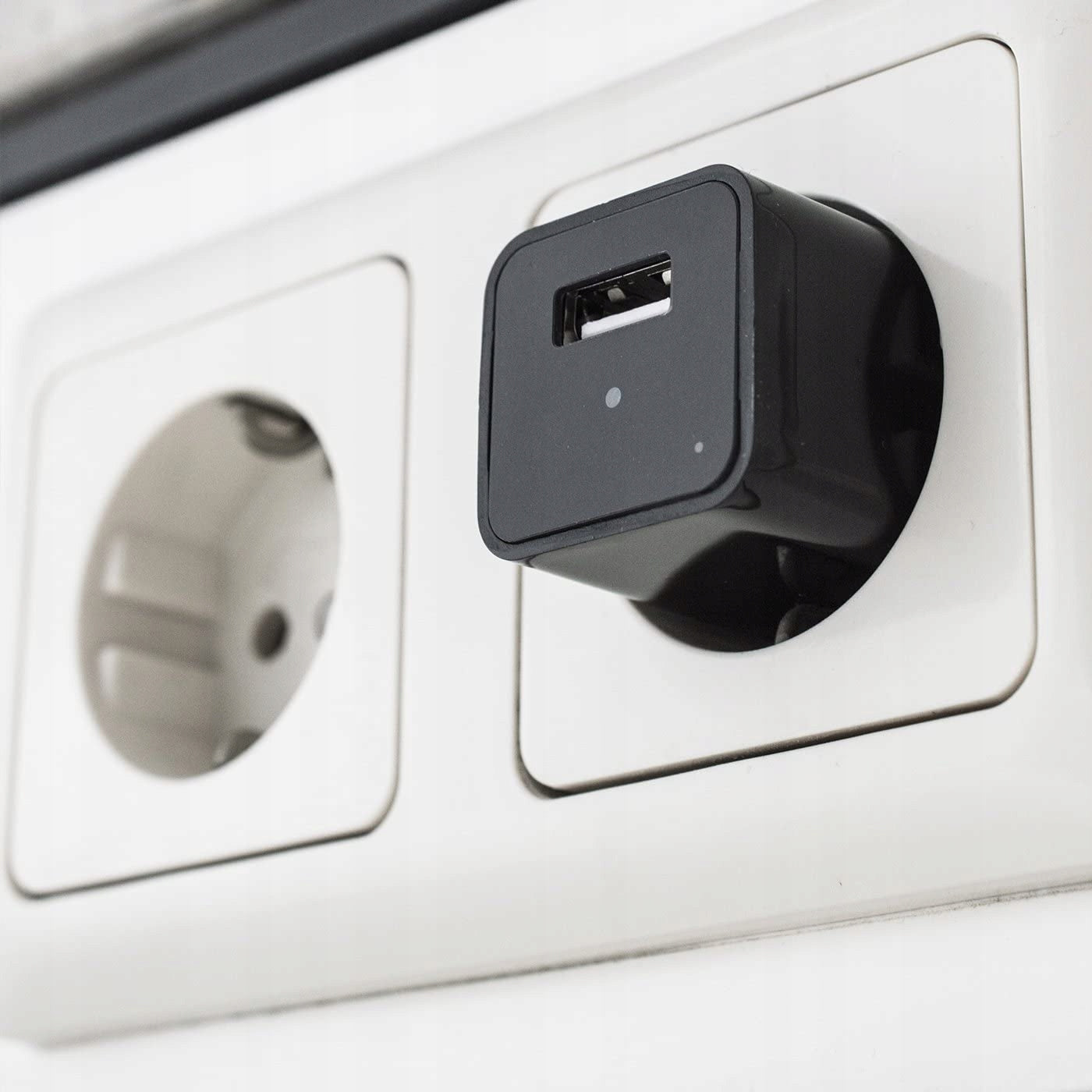 USB įkroviklis su paslėpta slapta kamera – mini stebėjimo prietaisas