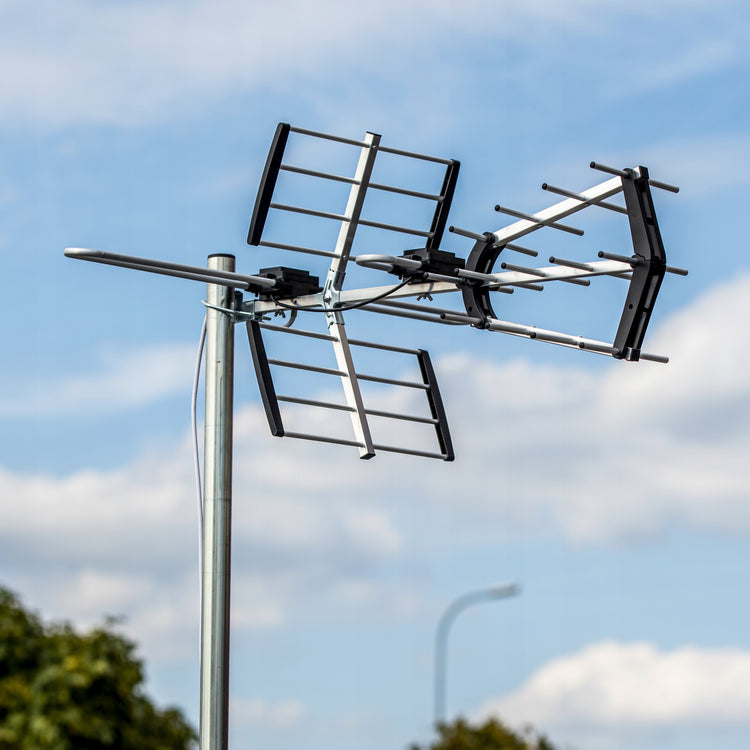 Lauko DVB-T2 antena „Vayox VA900“, kryptinė, UHF/VHF