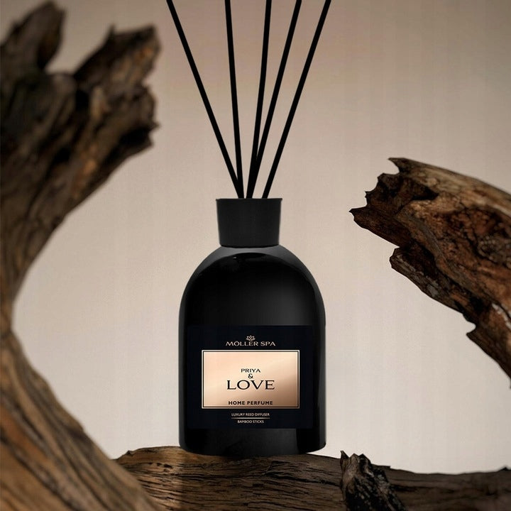 Priya & Love dovanų rinkinys – žvakė, difuzorius, dušo geliai ir kosmetika